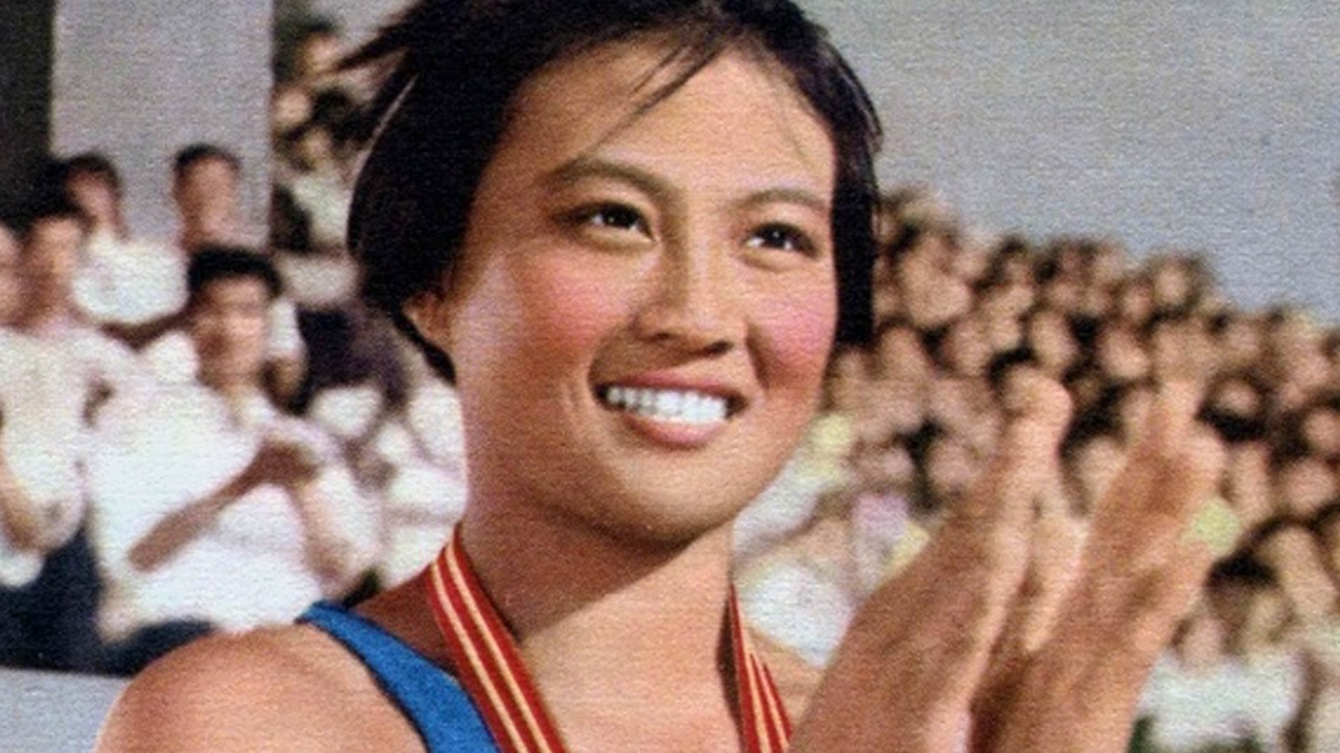 女跳水队员
