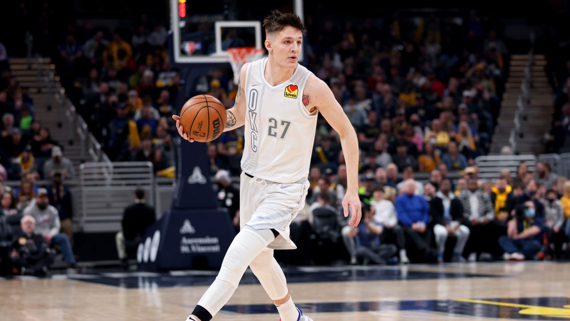 全景NBA_28日《全景NBA》_28日《全景NBA》_盘点媒体日拍照的有趣瞬间字母当场脱鞋塔图姆大秀运球_高清1080P在线观看平台_腾讯视频