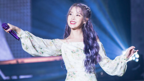 iu出道十二周年出演《柳熙烈的写生簿》,韩国女团直播被要求露腿