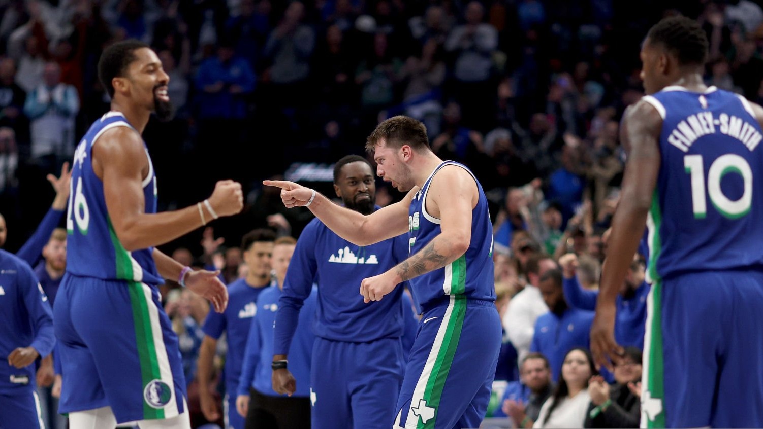 达拉斯独行侠_NBA常规赛：开拓者112-117独行侠_NBA常规赛：开拓者112-117独行侠_【回放】NBA常规赛：开拓者vs独行侠第2节 ...