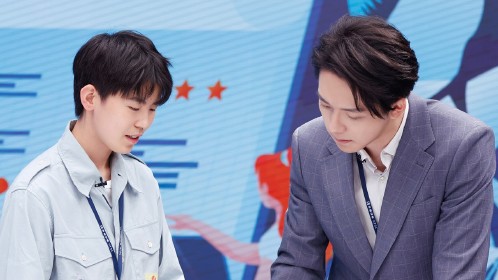 《闪闪发光的你 第2季》第9期下:实习生跟导师分组参与实战任务_综艺