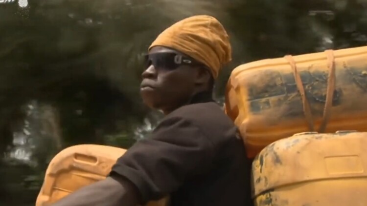 重生后我不做大哥：意外重生与抉择