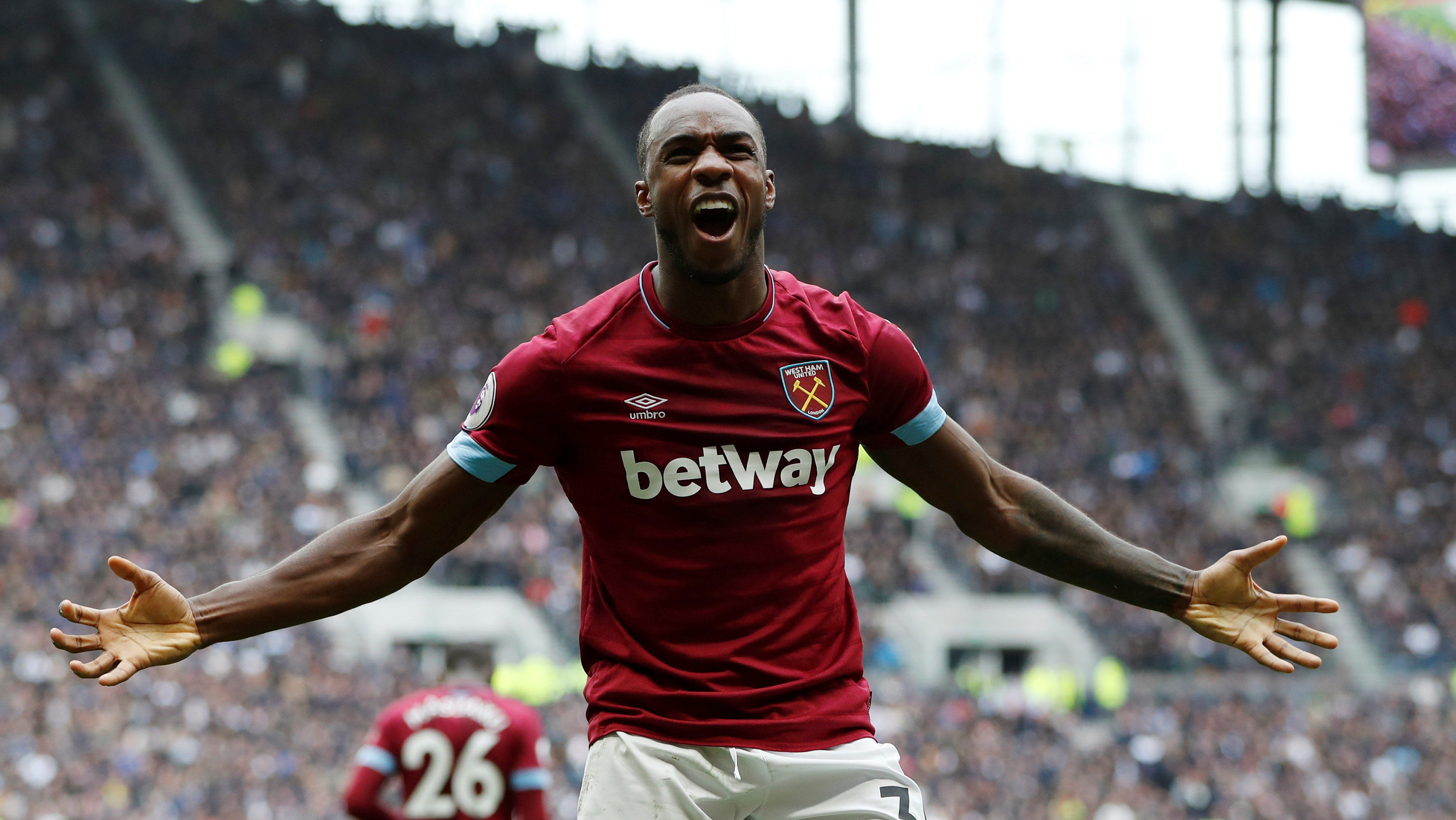 《热刺》【集锦】热刺0-1西汉姆 孙兴慜状态不佳安东尼奥一球致胜