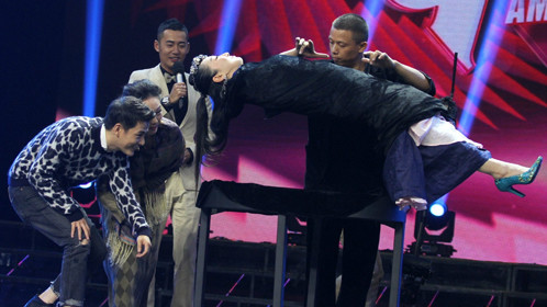 《奇舞飞扬》萨顶顶上演无死角悬浮_综艺_高清1080p在线观看平台_腾讯