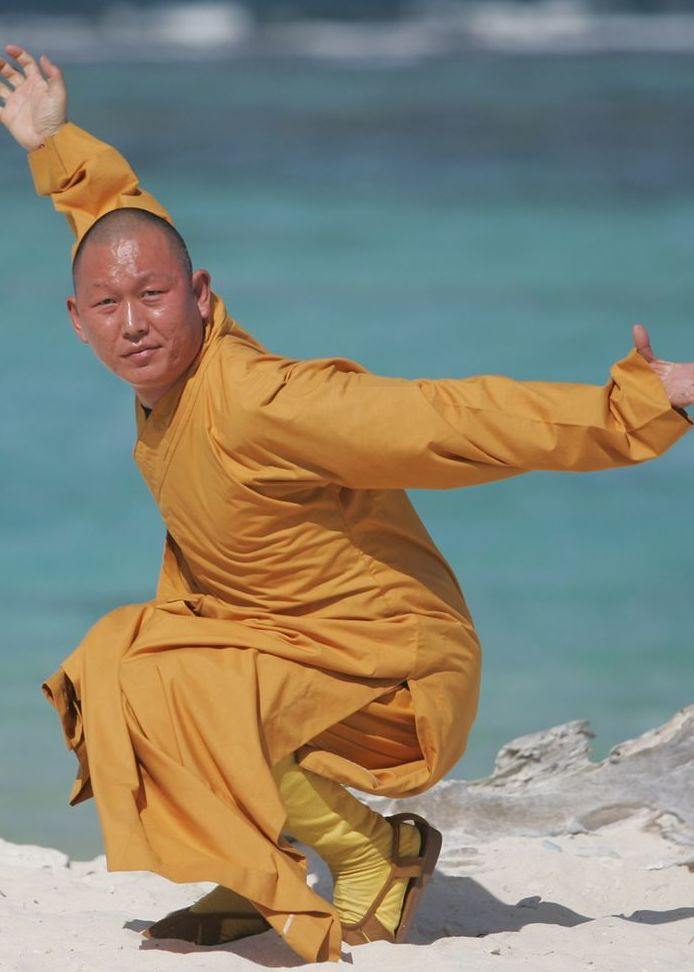 民间高手体育简 介:少林武僧总教习释延武演示真正的绝学金钟罩铁布衫