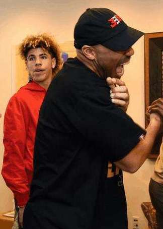 三倍流畅播放1080p蓝光画质新剧提前看1-11曝球哥二弟在华涉嫌偷窃 遭