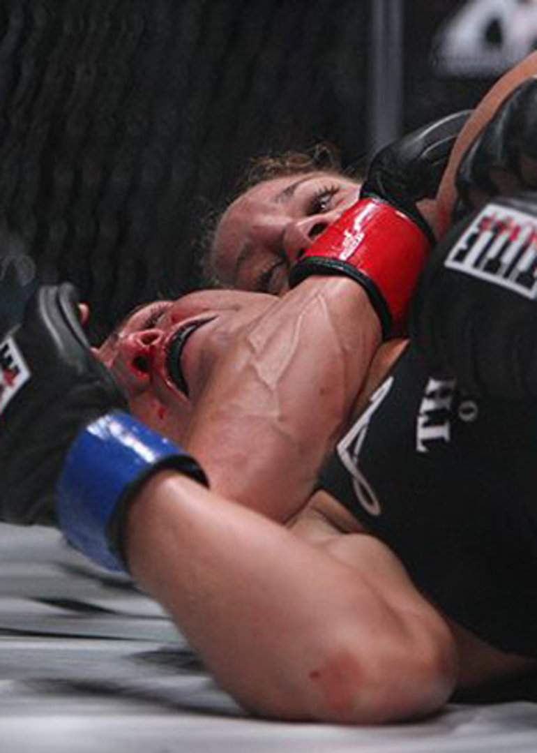 体育原创视频体育简 介:one fc赛事,来自新加坡新星李胜珠裸绞降服