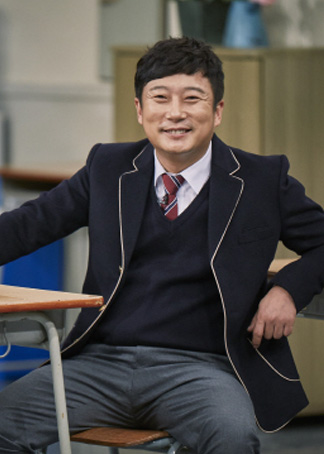 李秀根当服务员太忙跑掉鞋