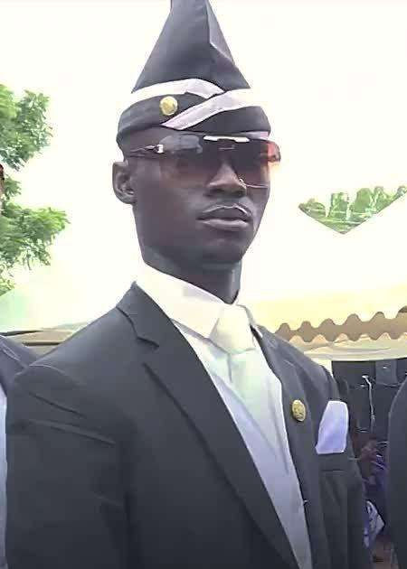 黑人抬棺材跳舞