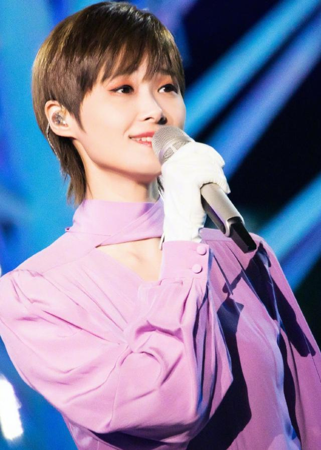 李宇春是天生艺人春春啊