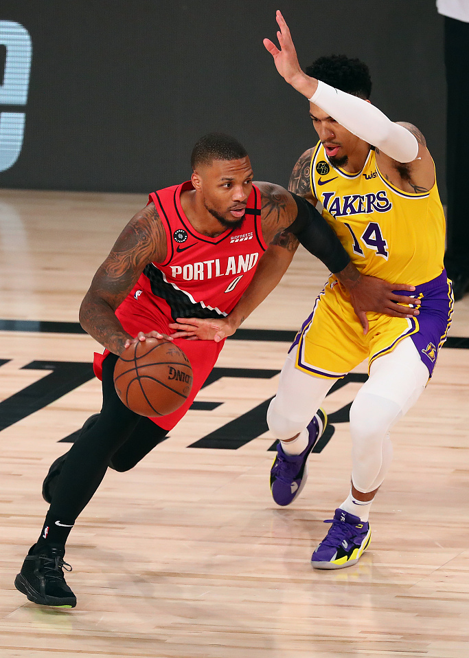 开拓者88111湖人