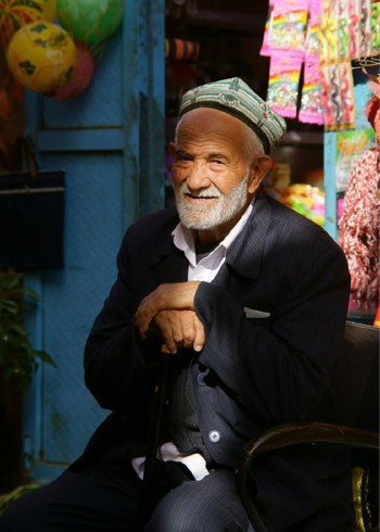 世界人文记录封面图