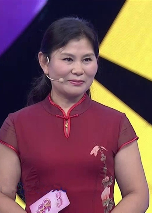 《门当户对》女嘉宾现场走秀展现旗袍美