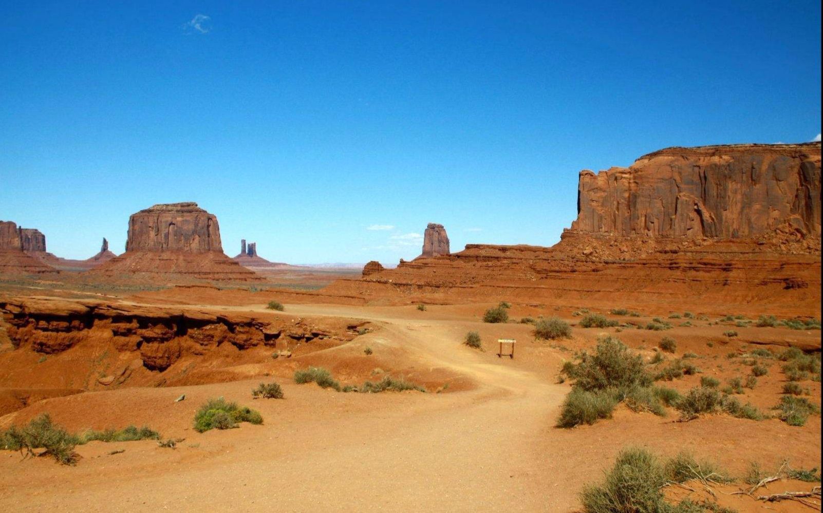 隔山有眼thehillshaveeyes电影