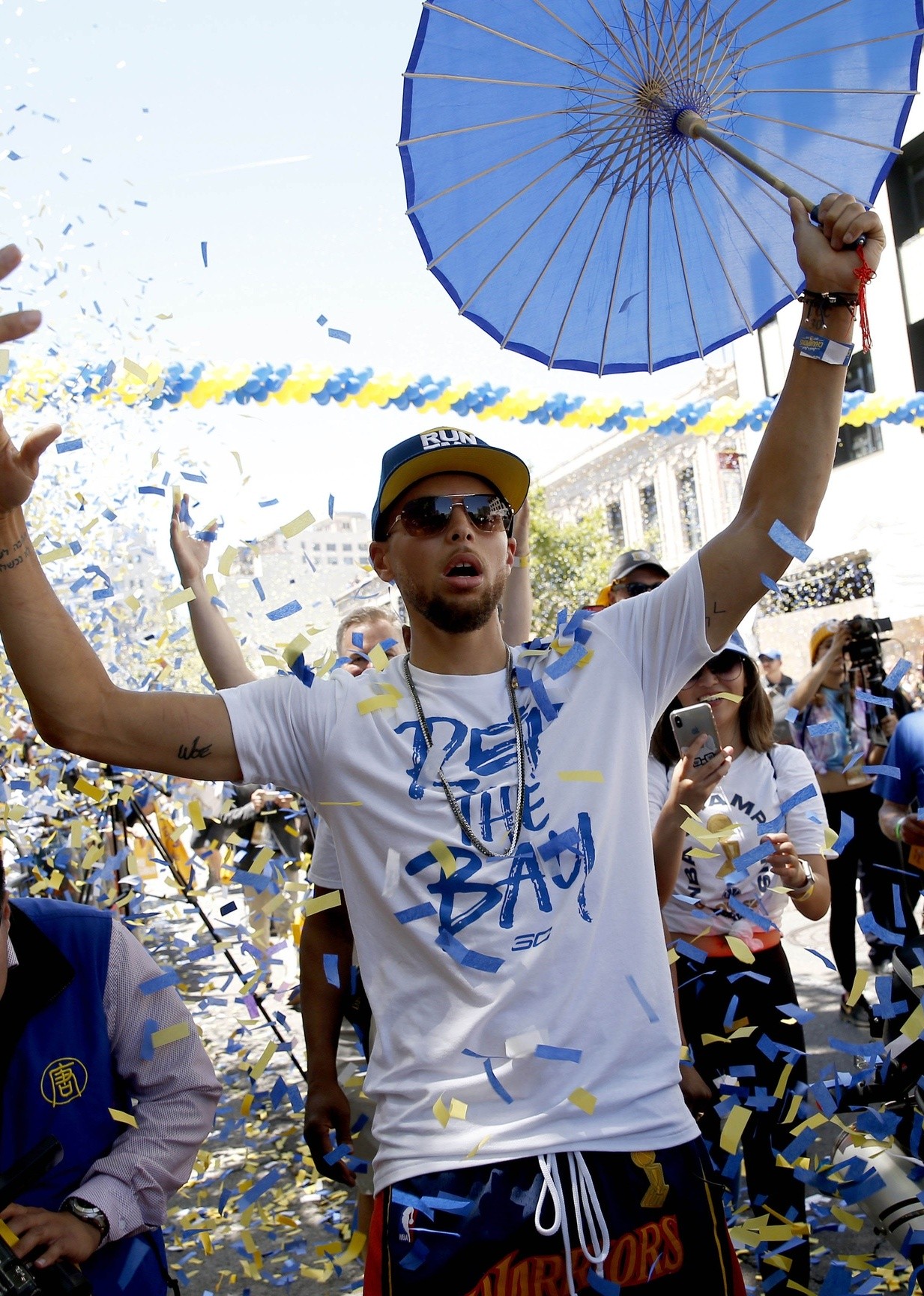 2018年nba总冠军金州勇士夺冠游行