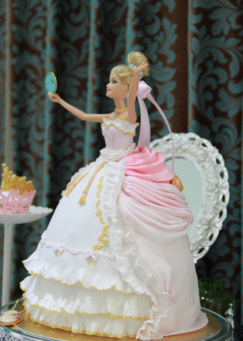 芭比之梦境奇遇记糖果王国上