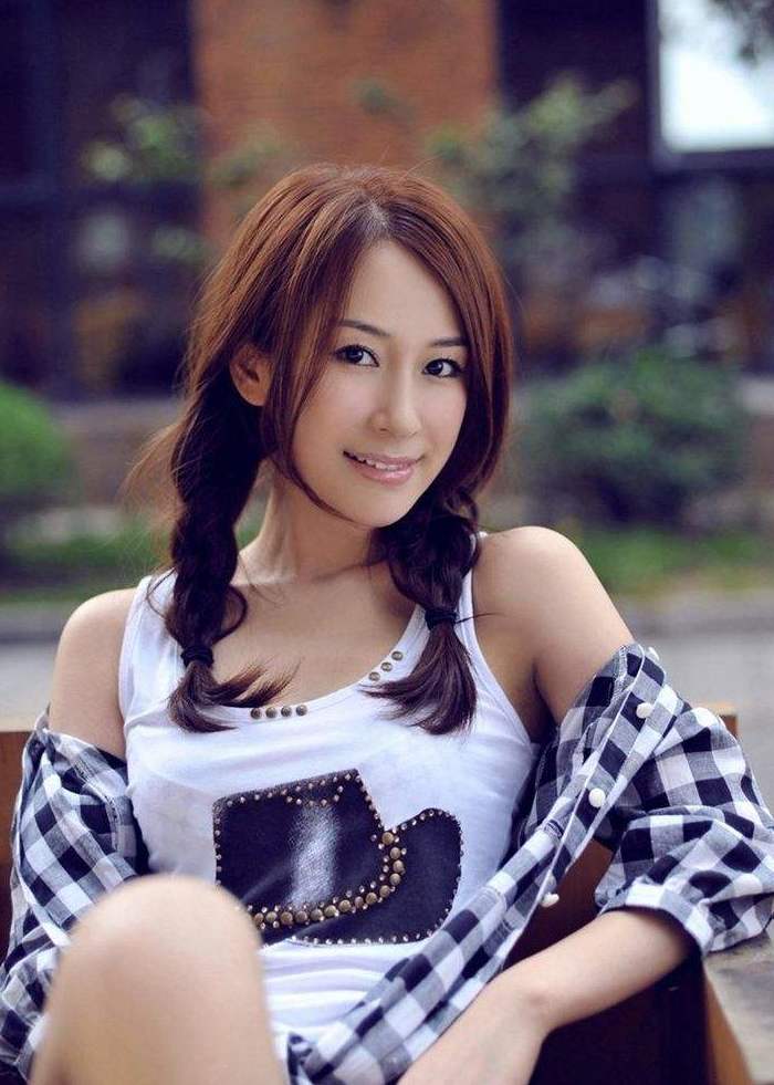 演员李艾佳去世