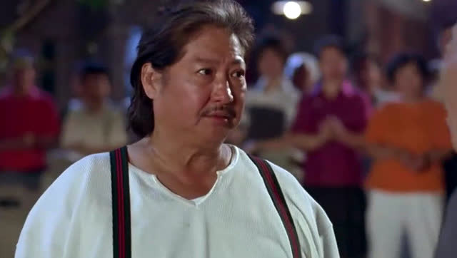 洪金宝用龙头刀切全猪,一刀下去,所有人都开始鼓掌!