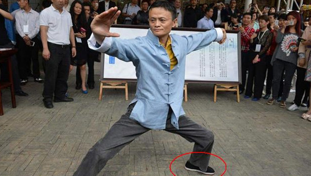 马云穿淘宝布鞋,身价百亿鞋品却如此任性,网友纷纷点赞