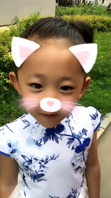 东北小姑娘何依诺