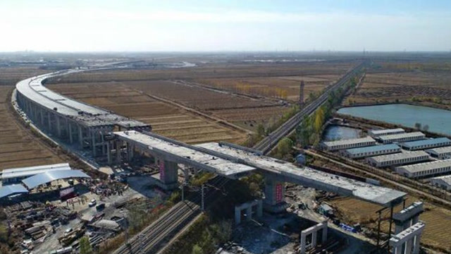 流畅播放 4k超清体验  02:13   迁曹高速迁曹铁路分离立交桥顺利转体