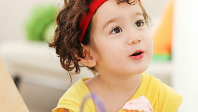 jackson和妈妈对视着 小炸冒出:我抱抱你就行了 太暖