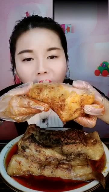 喝肥油我是认真的,红姐公开挑战吴小妮狂飙肥肉,称她吃的太假