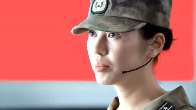 《战狼》吴京生死时刻,也不忘泡队长龙小云