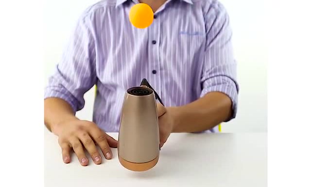 电吹风能让乒乓球悬浮空中不掉落你信吗?