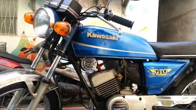 80年代农民叫做百吉跑车的川崎gto kh110摩托,如今依旧正常行驶