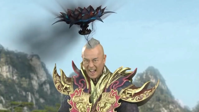 奎刚法祖脑门祭出一朵乌金黑莲,将自己善良的化身,封印在元神中