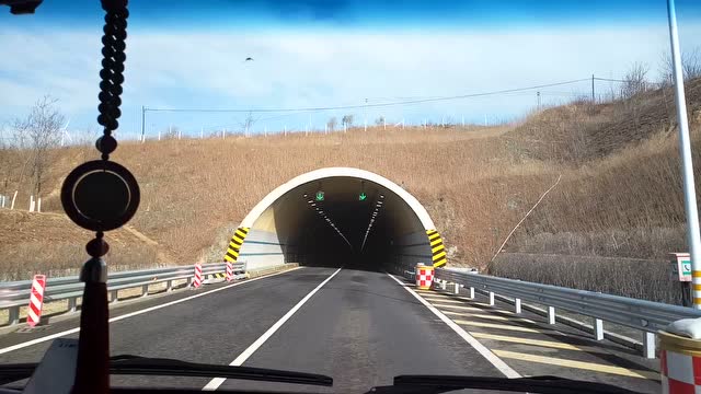 阜新高速海棠山隧道