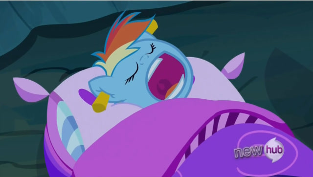 《我的小马驹》第一次听到云宝打呼噜的声音!好奇怪,吓跑了小马们