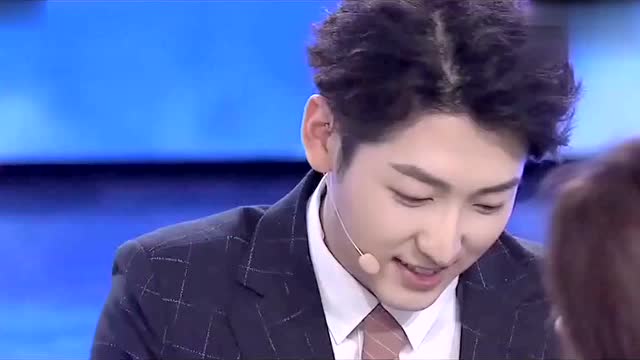 非常完美吴泉锡原来一直喜欢的是她, 脸上满满都是爱意!