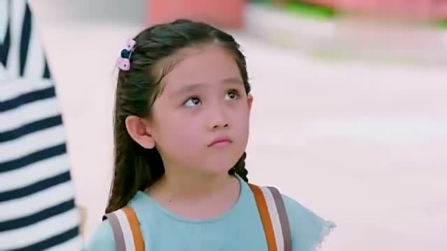 果果接乐童回家关键时刻云恺赶来了,果果的内心有些雀跃