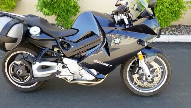 看一眼便"中毒"了!宝马bmw f 800 st真车实拍