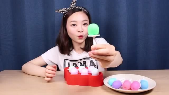 小伶玩具:小伶姐姐七彩雪糕冰淇淋,看起来好好吃啊