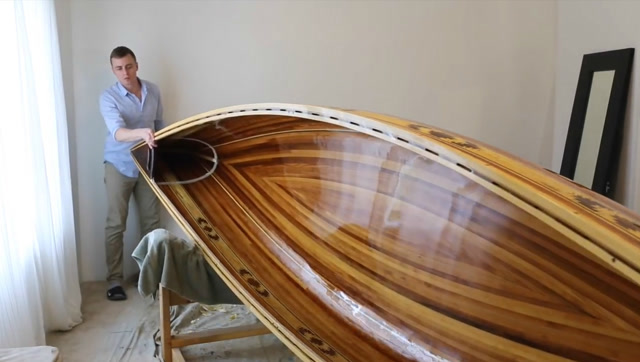 国外小伙纯手工制作精美独木舟展示,成品太惊艳了!