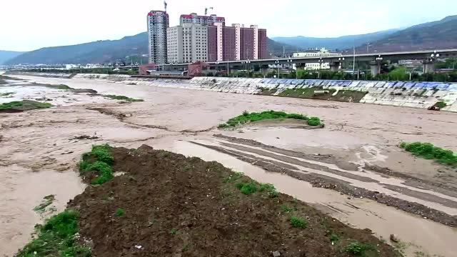 秦安葫芦河发大水了 好害怕