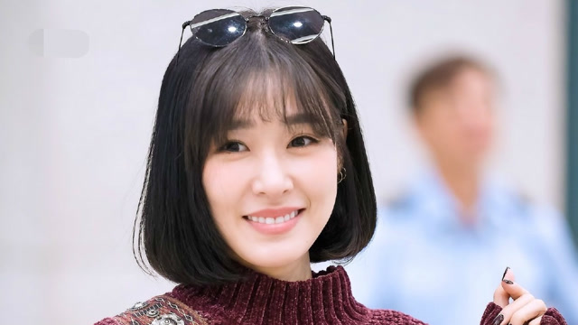 黄美英tiffany结束海外行程返回韩国短发笑眼好甜美