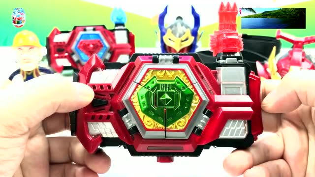 光头强玩玩具,铠甲勇士捕将卡魄变身手表