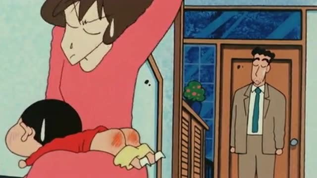 蜡笔小新:小新又闯祸,不料被妈妈打屁股!