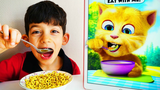 小朋友跟着金杰猫吃饭刷牙,十分有趣