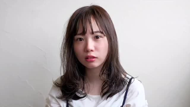 日系披肩发修剪造型