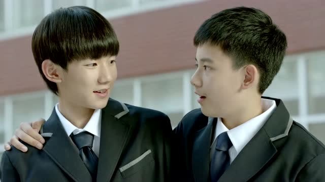 小别离 :王俊通知张小宇参加架子鼓的复赛,小宇激动不已,超级开心