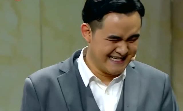贾冰:王喳喳,我给你讲个故事?王总:好故事