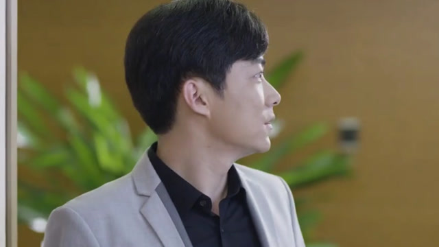 梅花儿香:吴毅你真是厉害啊 撒谎成精 还假装找手机!