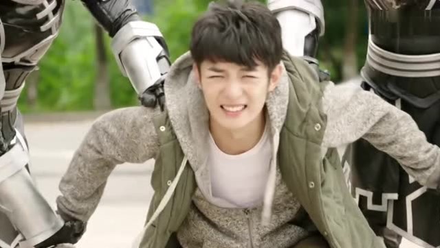 精诚的心群英传奇刘沛一招唤醒失忆的传奇英雄再次合力协作