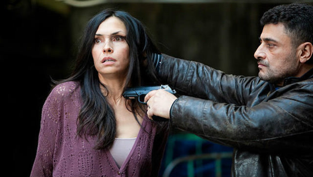 速看《飓风营救2》,老爸被绑架,女儿扔手雷报方位!