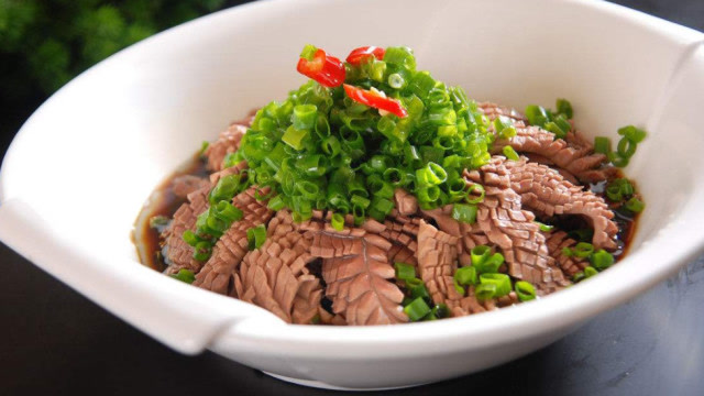 厨师长教你:"葱油腰花"的家常做法,吃一口满嘴香!